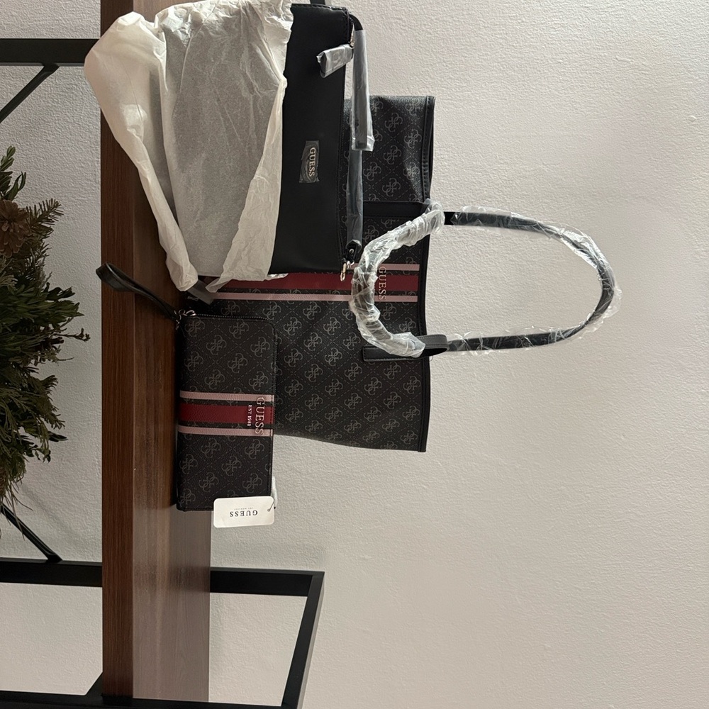 Guess Black and Red Logo Tote Set